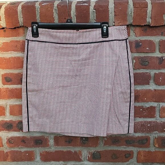 ANN TAYLOR PETITE  GEOMETRIC SKIRT - Picture 3 of 5